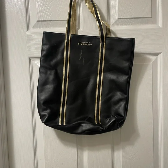 Handbags - Picture 4 of 5